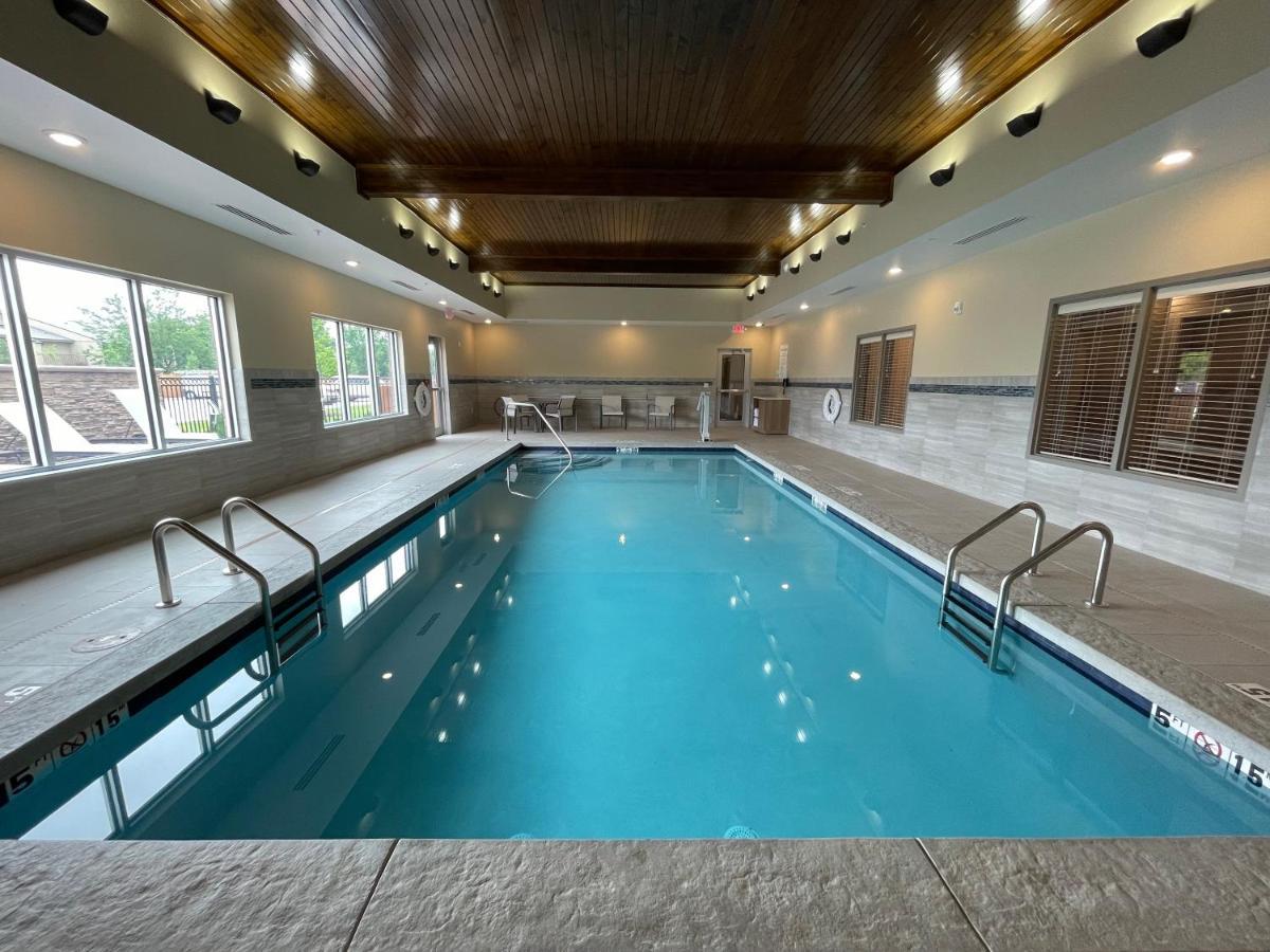Hotel Express & - Ft. Smith - Airport By Ihg 3*