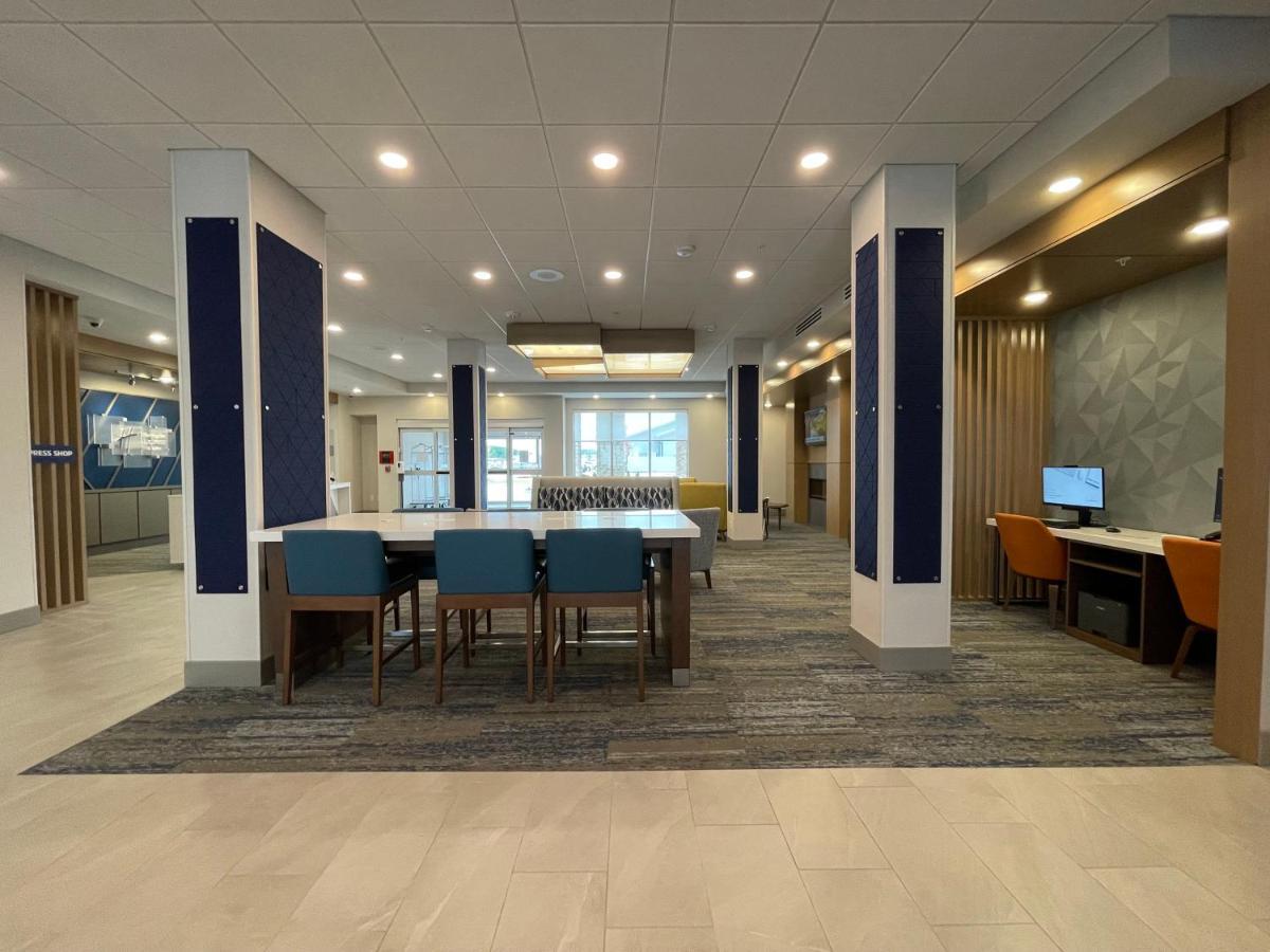 Express & - Ft. Smith - Airport By Ihg Hotel