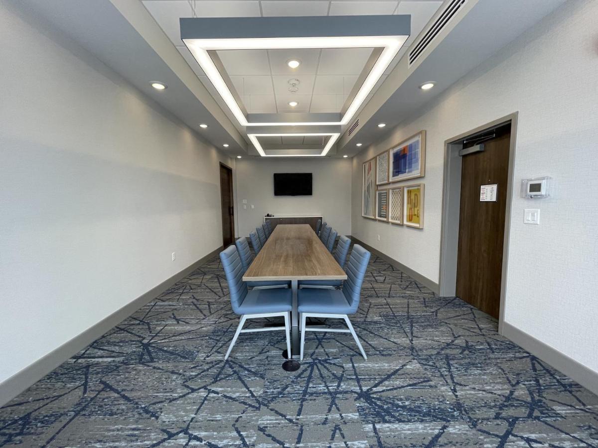 Express & - Ft. Smith - Airport By Ihg Hotel Fort Smith